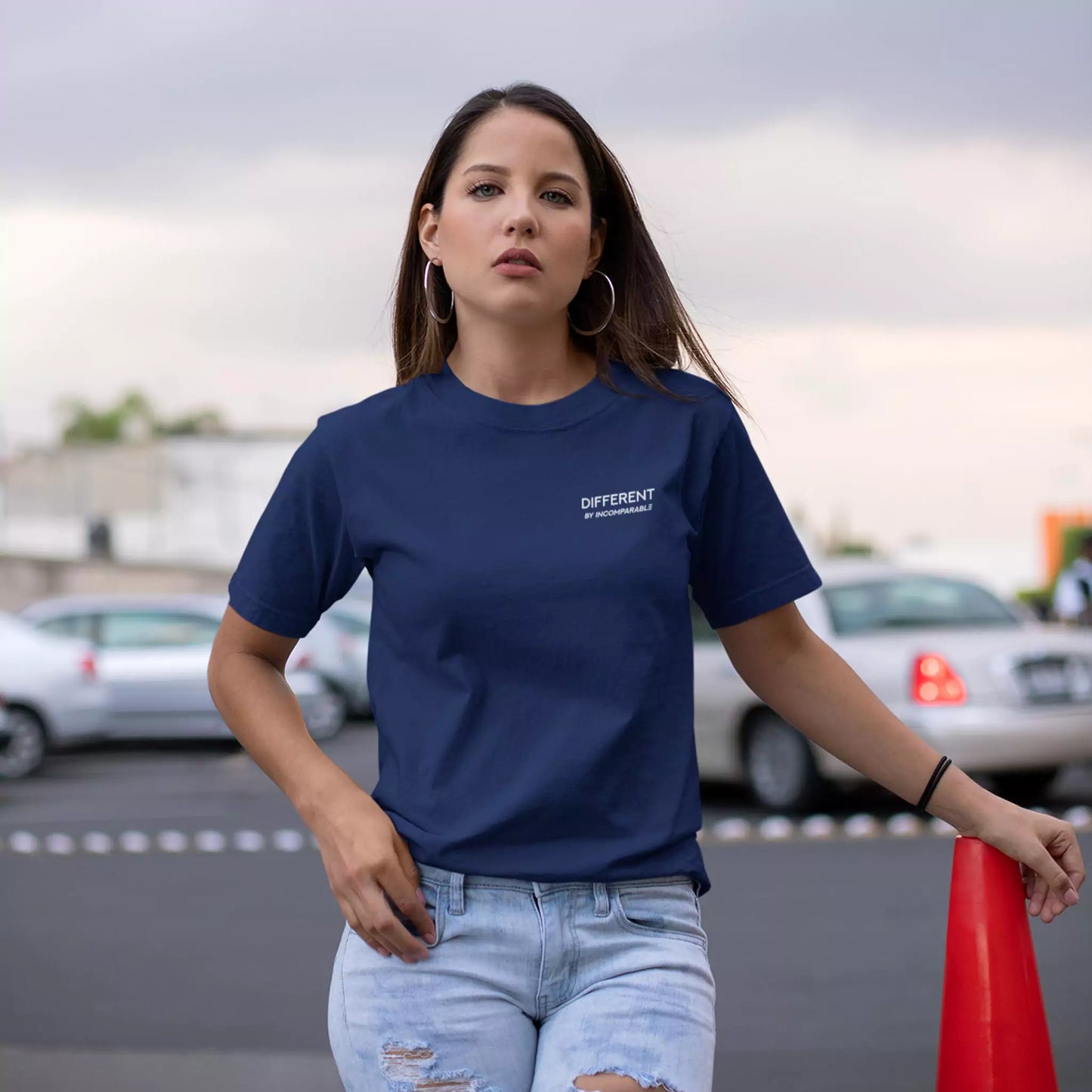 Different Tee Navy